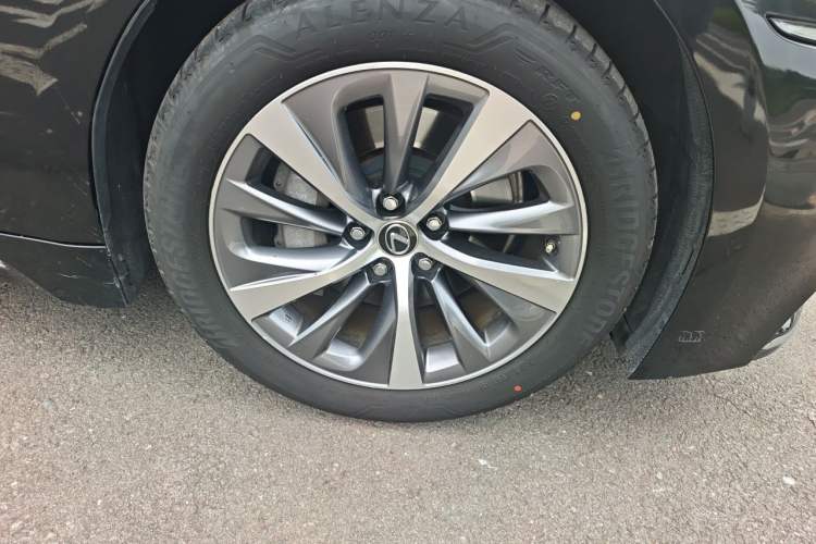 Used Lexus LS 2018 350 Excellence Edition China V Standard Right Front Wheel Hub