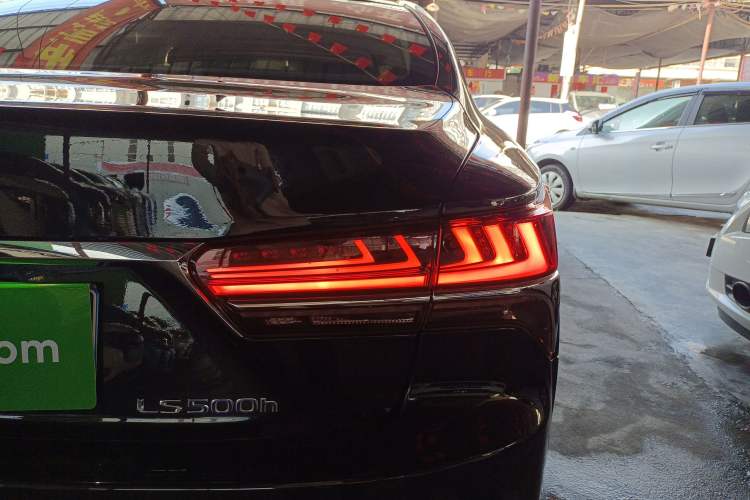 Used Lexus LS 2018 500h Premier Edition China V Standard Right Rear Taillight