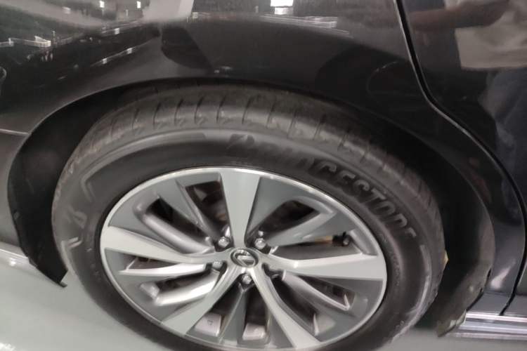 Used Lexus LS 2018 500h Premier Edition China V Standard Right Rear Wheel Hub