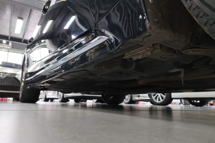 Used Lexus LS 2018 500h Premier Edition China V Standard Right Side Sill
