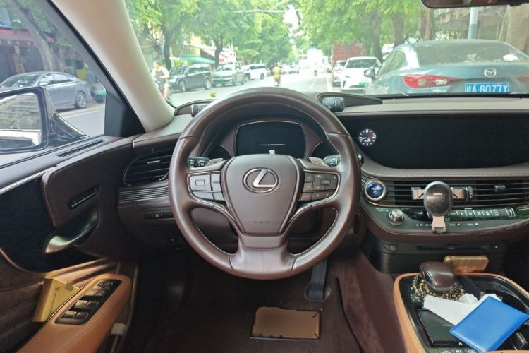 Used Lexus LS 2018 500h Excellence Edition China VI standard Steering Wheel