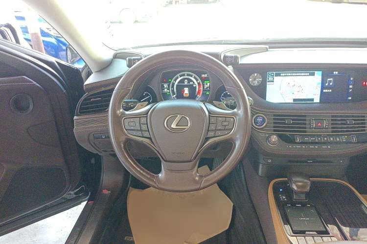 Used Lexus LS 2018 500h Premier Edition China V Standard Steering Wheel