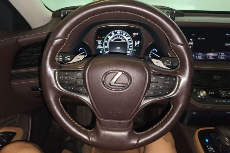Used Lexus LS 2018 350 Excellence Edition China V Standard Steering Wheel