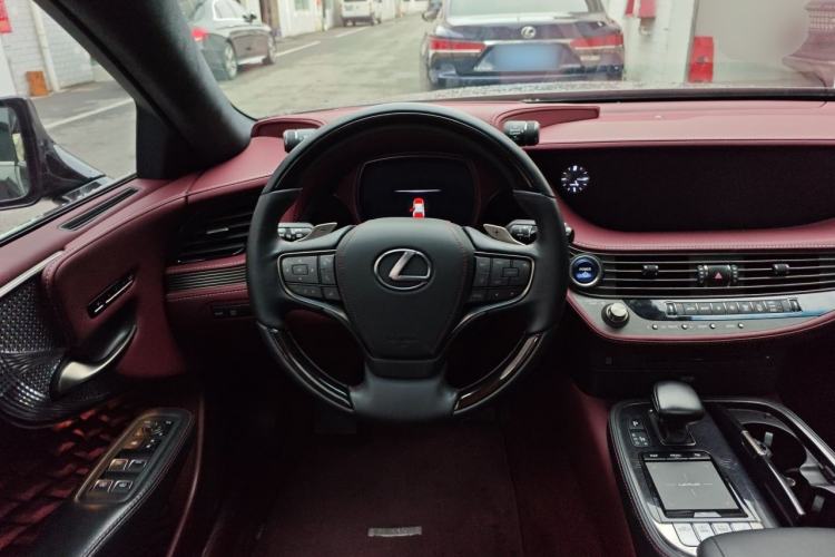 Used Lexus LS 2018 500h Executive Edition China V Standard Steering Wheel