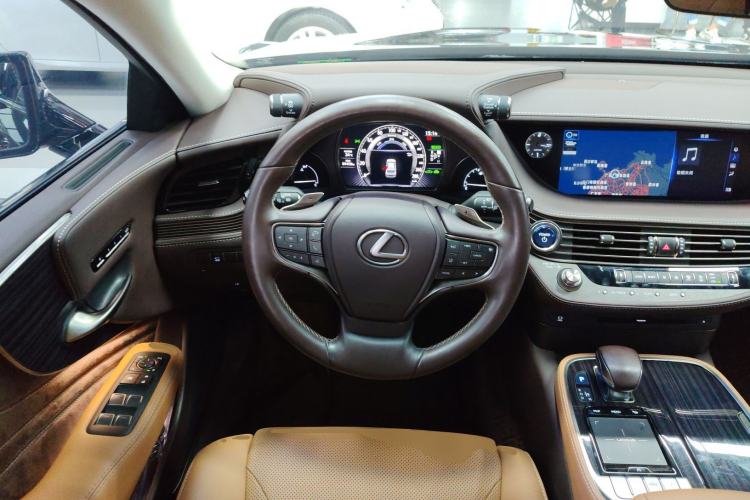 Used Lexus LS 2018 500h Premier Edition China V Standard Steering Wheel