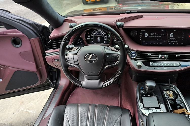 Used Lexus LS 2018 500h Executive Edition China VI Steering Wheel