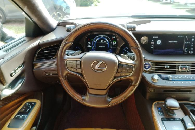 Used Lexus LS 2018 500h Executive Edition China V Standard Steering Wheel