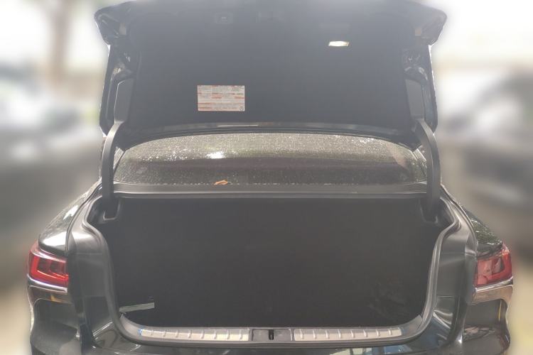 Used Lexus LS 2018 500h Executive Edition China VI Trunk