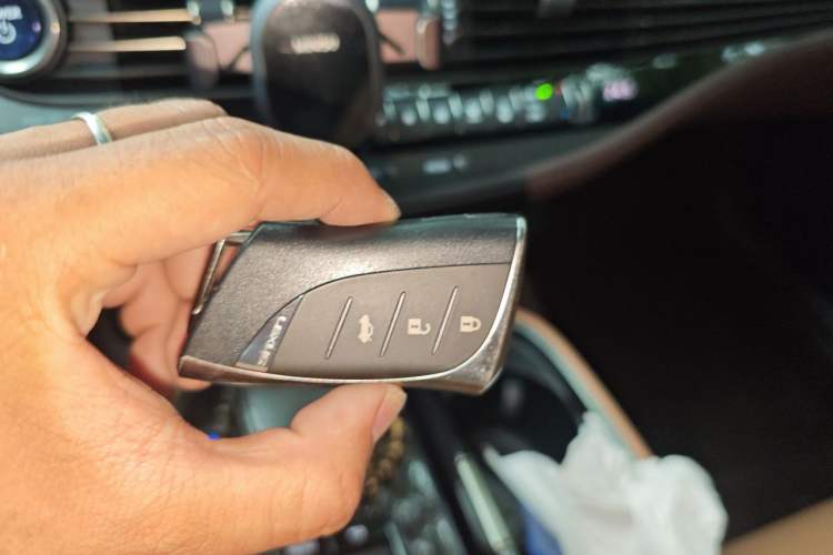 Used Lexus LS 2018 500h Excellence Edition China VI standard Vehicle Key