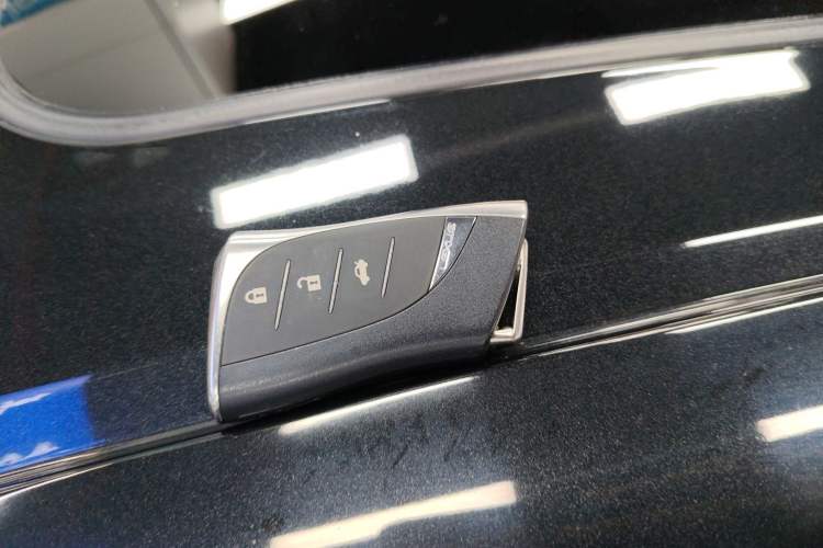 Used Lexus LS 2018 500h Premier Edition China V Standard Vehicle Key