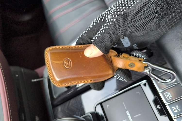 Used Lexus LS 2018 500h Executive Edition China VI Vehicle Key