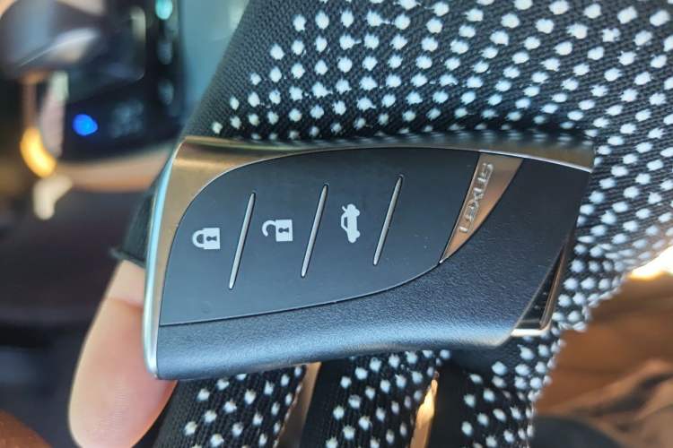 Used Lexus LS 2018 350 Excellence Edition China V Standard Vehicle Key