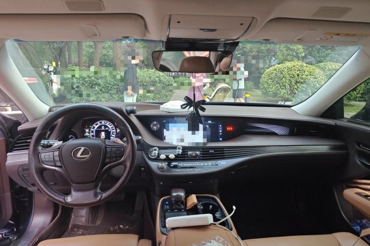 Used Lexus LS 2018 350 Excellence Edition China V Standard Center Console