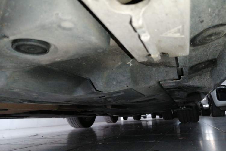 Used Lexus LS 2018 500h Executive Edition China VI Chassis Front Left
