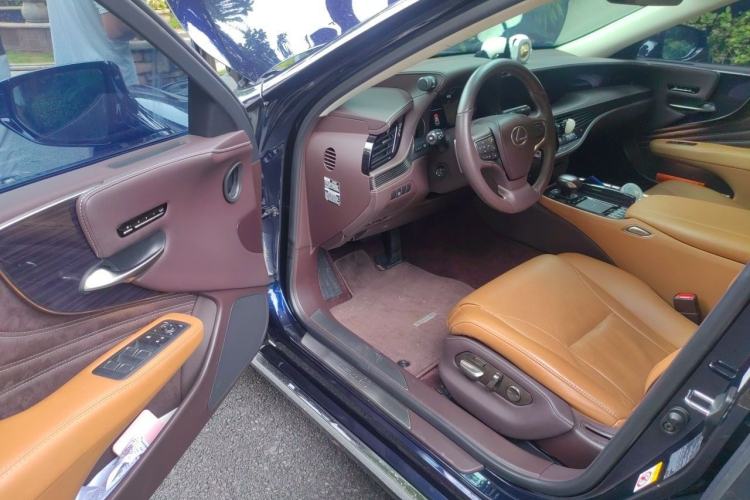 Used Lexus LS 2018 500h Premier Edition China V Standard Driver Seat