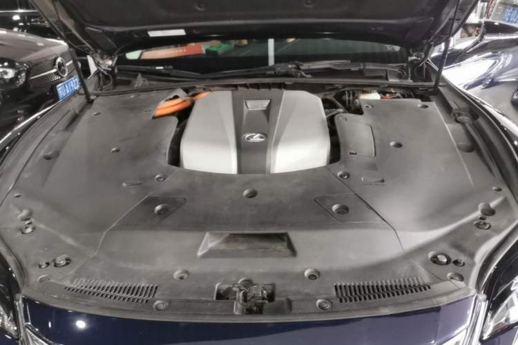 Used Lexus LS 2018 500h Premier Edition China V Standard Engine Bay