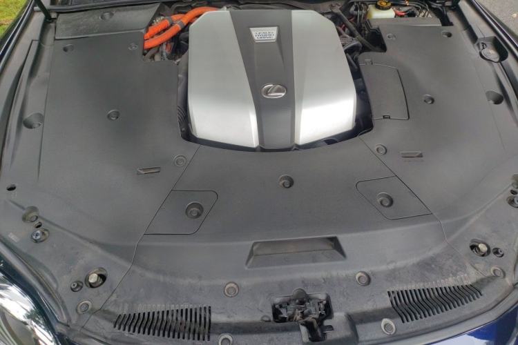 Used Lexus LS 2018 500h Premier Edition China V Standard Engine Bay