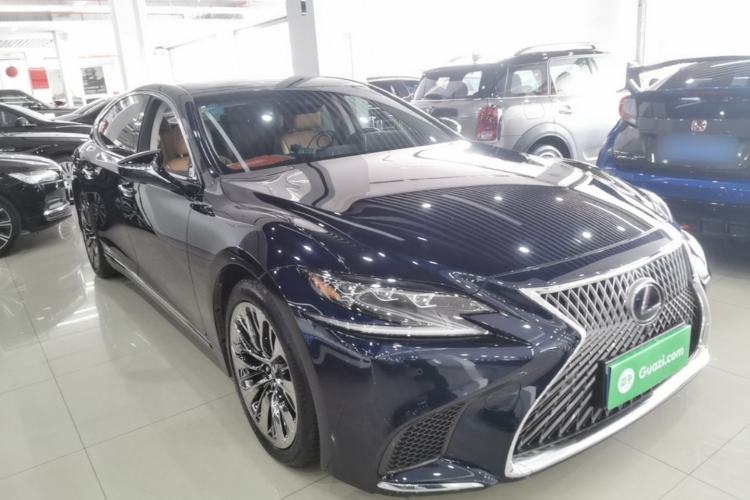 Used Lexus LS 2018 500h Premier Edition China V Standard Front Right 45 Deg