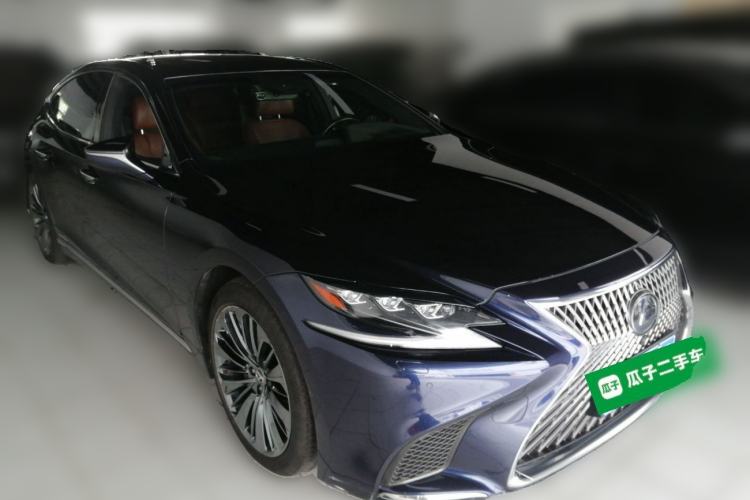 Used Lexus LS 2018 500h Executive Edition China VI Front Right 45 Deg