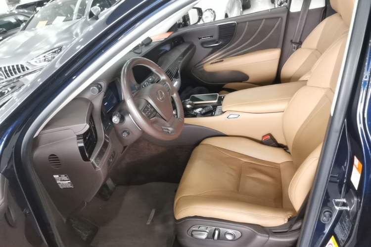 Used Lexus LS 2018 500h Premier Edition China V Standard Left Front Seat