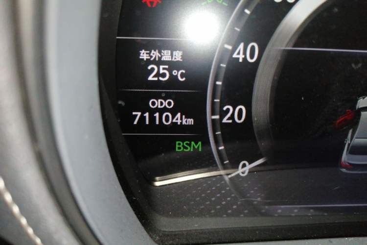 Used Lexus LS 2018 500h Executive Edition China VI Odometer Close Up