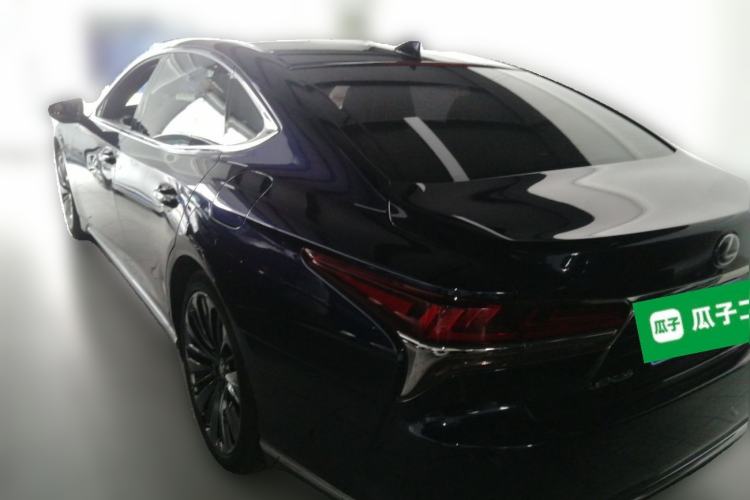 Used Lexus LS 2018 500h Executive Edition China VI Rear Left 45 Deg