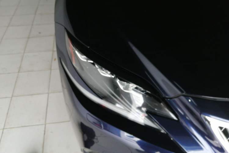 Used Lexus LS 2018 500h Executive Edition China VI Right Front Headlight