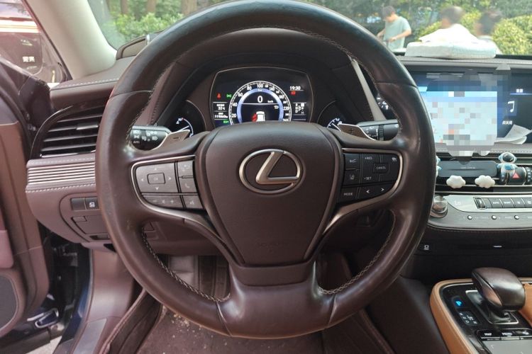 Used Lexus LS 2018 350 Excellence Edition China V Standard Steering Wheel