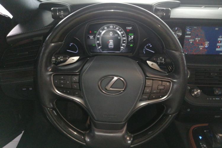 Used Lexus LS 2018 500h Executive Edition China VI Steering Wheel