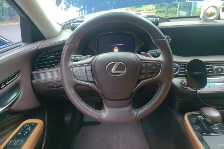 Used Lexus LS 2018 500h Premier Edition China V Standard Steering Wheel