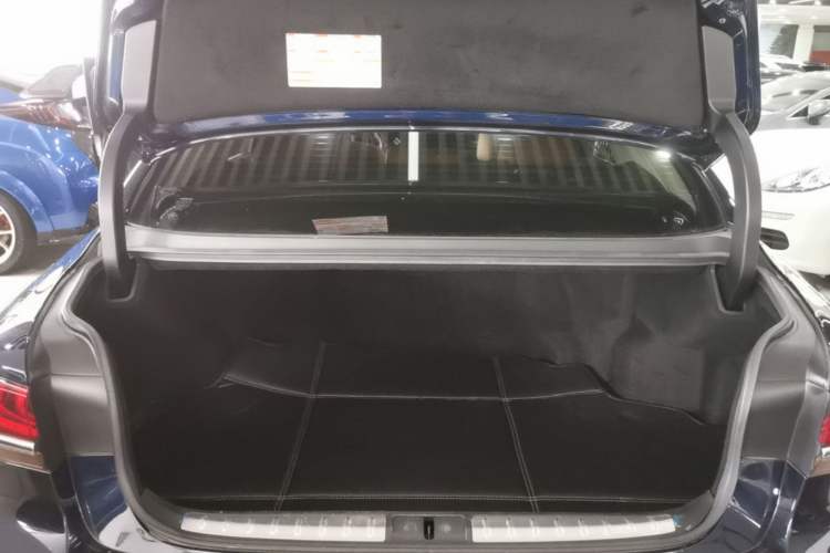 Used Lexus LS 2018 500h Premier Edition China V Standard Trunk