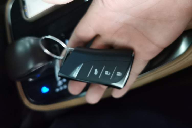 Used Lexus LS 2018 500h Premier Edition China V Standard Vehicle Key