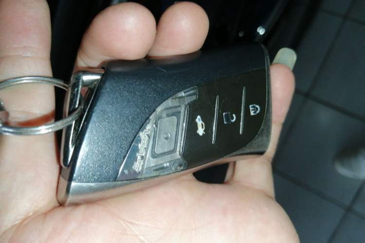 Used Lexus LS 2018 500h Executive Edition China VI Vehicle Key