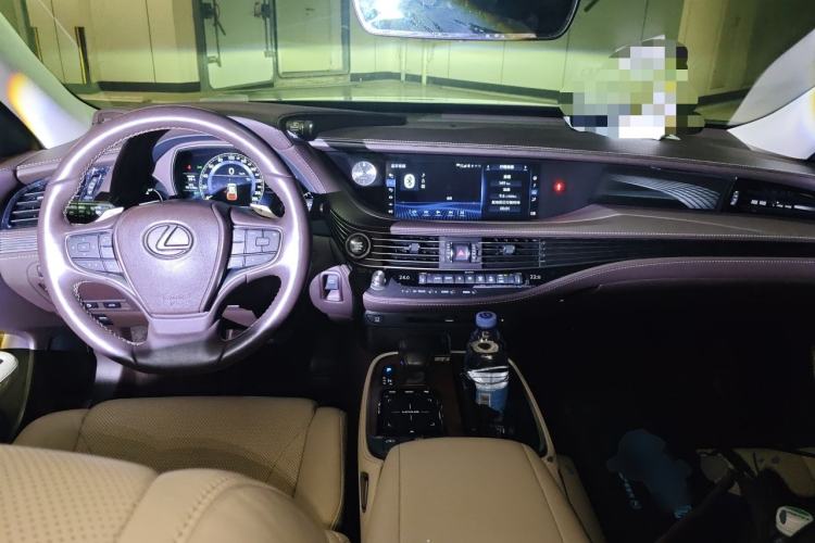 Used Lexus LS 2018 350 Excellence Edition China V Standard Center Console