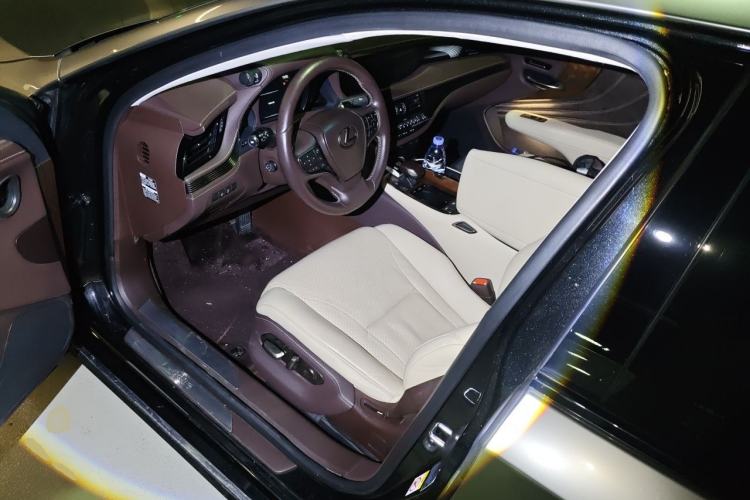Used Lexus LS 2018 350 Excellence Edition China V Standard Driver Seat