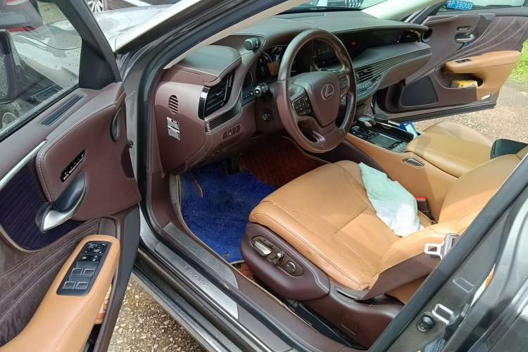 Used Lexus LS 2018 500h Premier Edition China V Standard Driver Seat