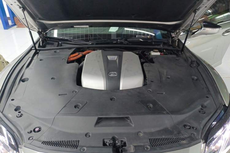 Used Lexus LS 2018 500h F SPORT China VI Engine Bay