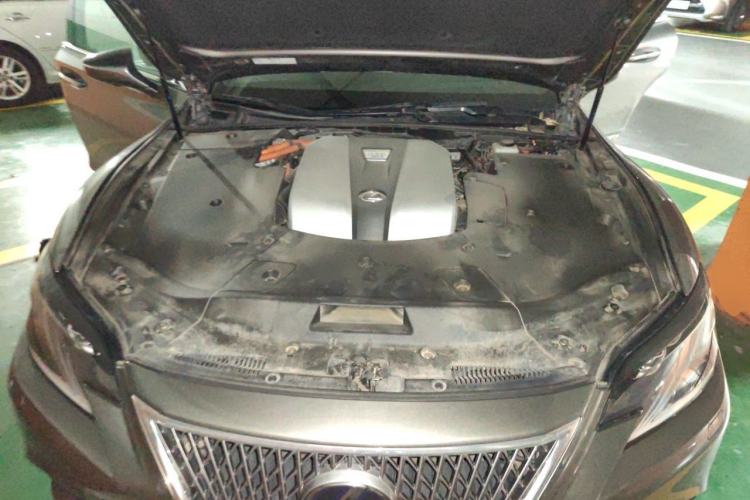 Used Lexus LS 2018 500h Luxury Edition China V Standard Engine Bay