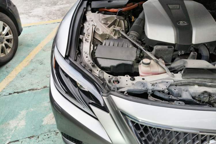 Used Lexus LS 2018 500h Luxury Edition China V Standard Engine Bay Right