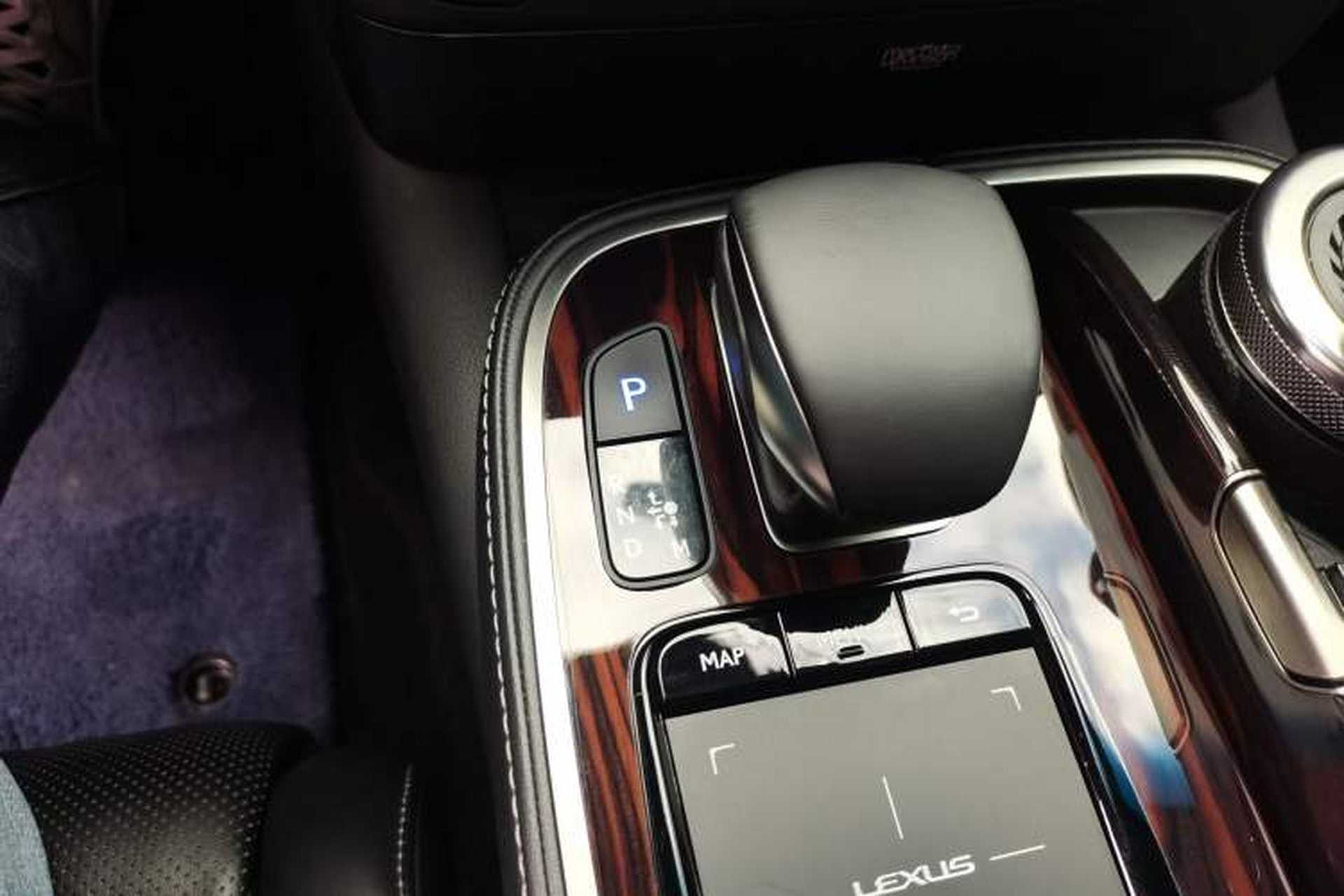 Used Lexus LS 2018 500h Executive Edition China V Standard Gear Lever