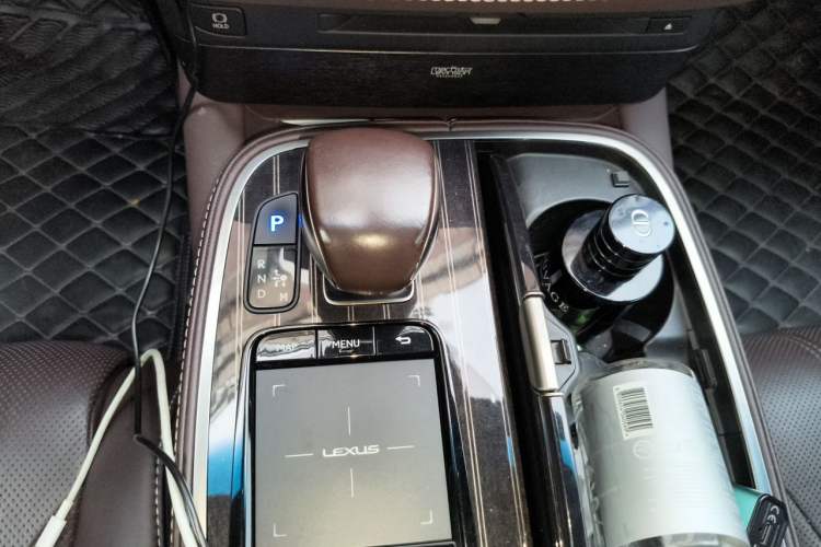 Used Lexus LS 2018 500h Luxury Edition China V Standard Gear Lever