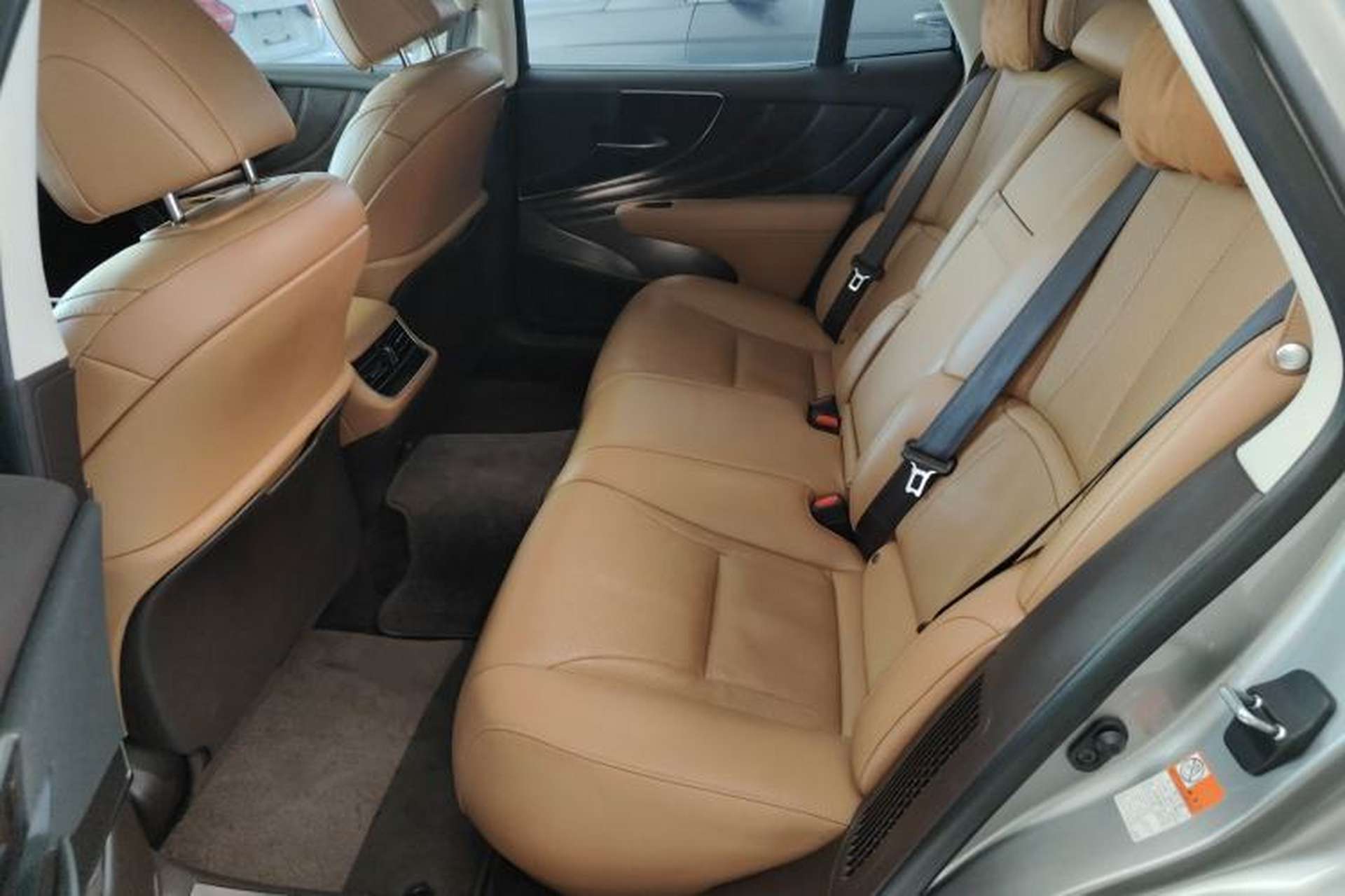 Used Lexus LS 2018 500h Excellence Edition China VI standard Interior 4