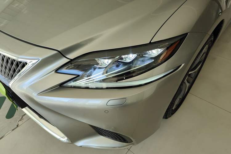 Used Lexus LS 2018 500h Excellence Edition China VI standard Left Front Headlight