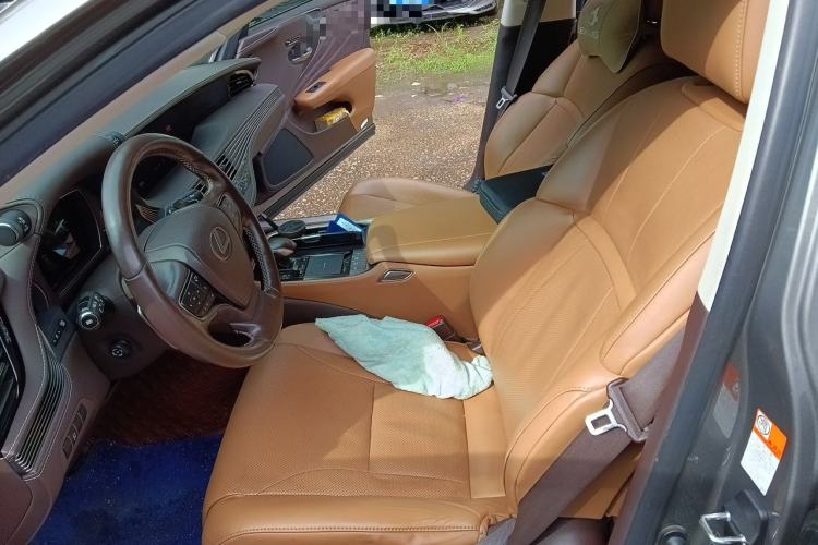 Used Lexus LS 2018 500h Premier Edition China V Standard Left Front Seat