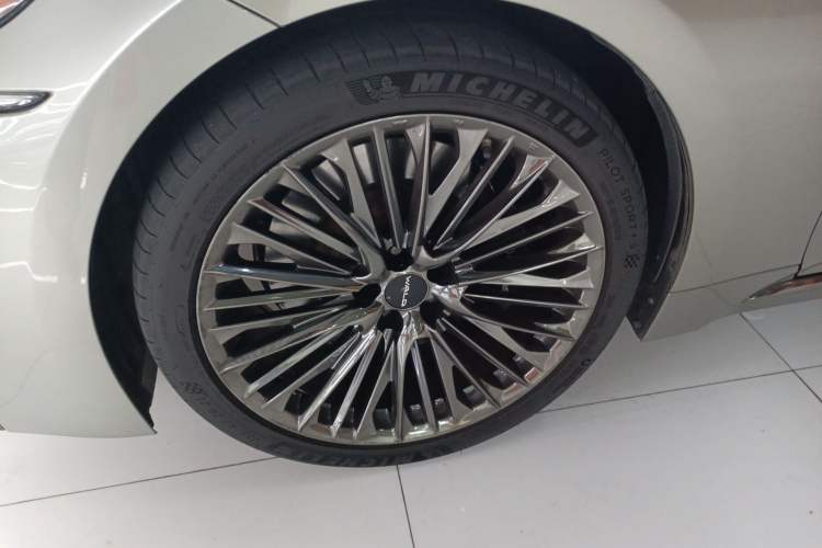 Used Lexus LS 2018 500h F SPORT China VI Left Front Wheel Hub