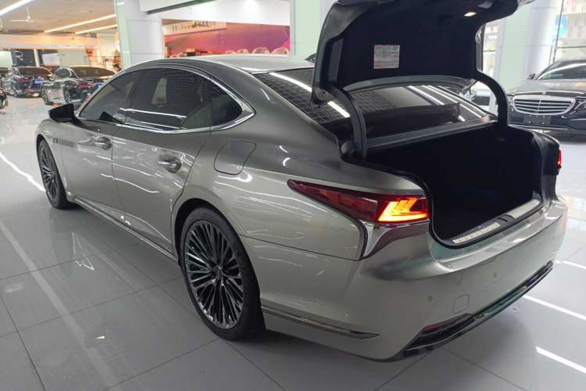 Used Lexus LS 2018 500h F SPORT China VI Rear Left 45 Deg