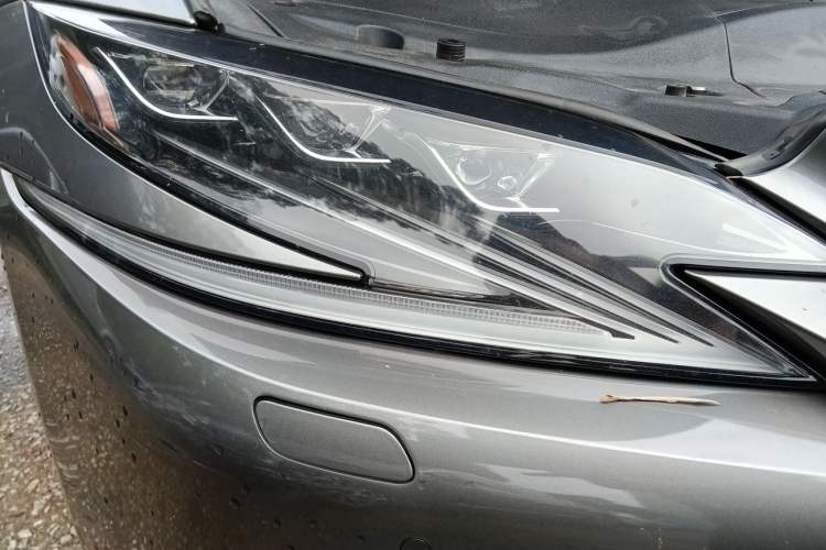 Used Lexus LS 2018 500h Premier Edition China V Standard Right Front Headlight