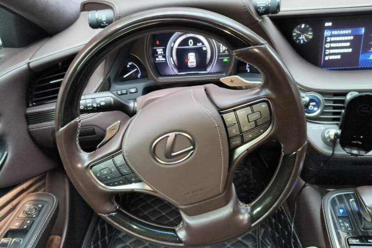 Used Lexus LS 2018 500h Luxury Edition China V Standard Steering Wheel