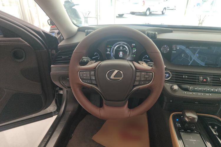 Used Lexus LS 2018 500h Excellence Edition China VI standard Steering Wheel
