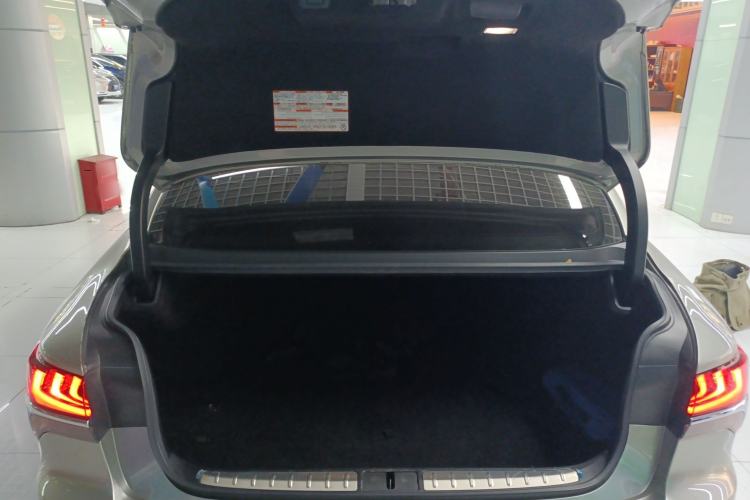 Used Lexus LS 2018 500h F SPORT China VI Trunk